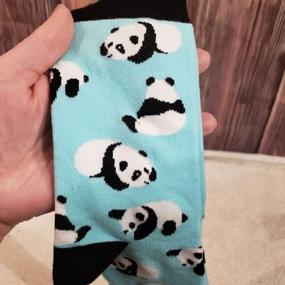 3 for $25 World Wildlife Fund Panda Socks - Picture 5 of 5